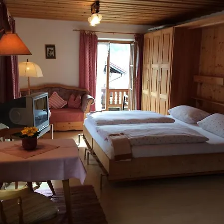 Gaestehaus Haecher Schleching